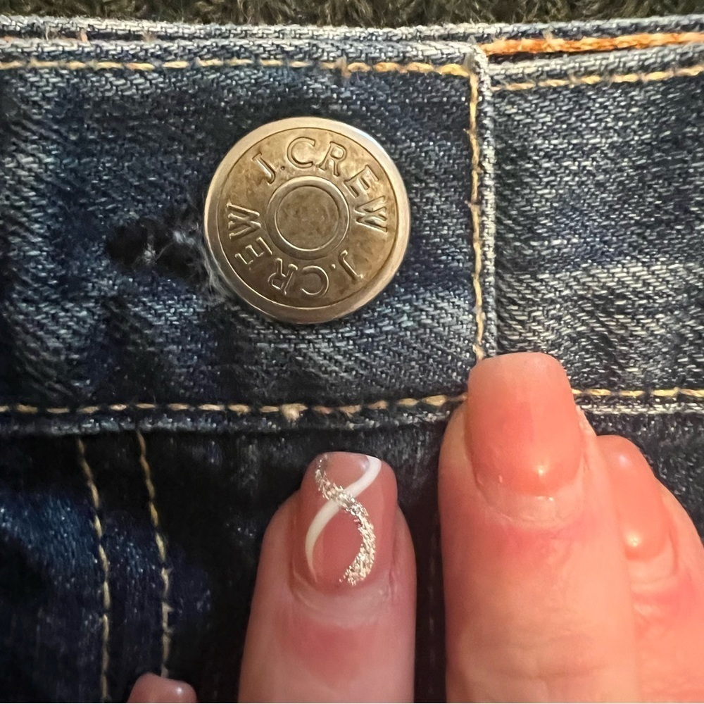 J Crew medium wash, 90s distressed denim blue jean skirt raw hem Women’s size 31 - Picture 10 of 10